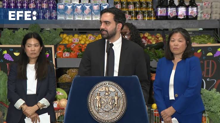 Mamdani anuncia supermercados municipales con descuentos del 30 % en alimentos básicos