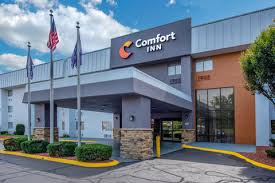 Pleasant comfort inn & suites hotel and conference center is the premier choice for your next stay in central michigan. Comfort Inn South Indianapolis In Hotel Near Iupui