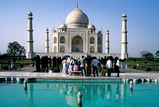 File:Agra, Taj Mahal (2002) 16.jpg - Wikimedia Commons