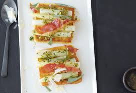 Weisser Spargel In Pistazienpesto Auf French Toast Frisch Gekocht Rezept Rezepte Vegetarisches Essen Spargel