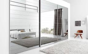 Inspirasi desain plafon kamar tidur yang menawan. 10 Tips Kamar Tidur Kecil Terlihat Luas Pilih Desain Hingga Warna