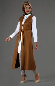 Yazlik Tesettur Suet Yelek Modelleri Moda Giyim Moda Stilleri