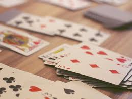 Starting with the player to the left of the dealer, each player makes their bid based on the number of points they think they can acquire during the hand. How To Play The Card Came Pitch