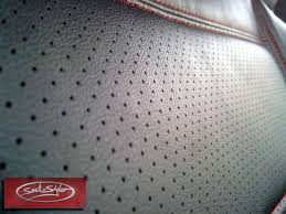 Eines Unserer Schonen Extras Die Ihr Bei Unserem Sitzkonfigurator Wahlen Konnt Die Perforation Ihr Erhaltet Kleine Locher Im Mi Sitzbezug Schonbezug Leder