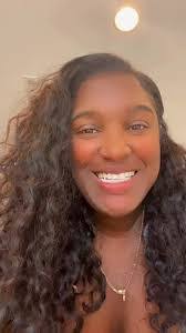 Alexis Colter's Instagram, Twitter & Facebook