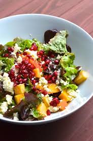 Winterlicher Salat Mit Kaki Granatapfel Und Feta Rezept Granatapfel Wintersalat Und Leckere Salate