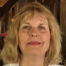 Are there senior hiking or walking groups in Holland or Zeeland?