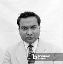 Raj Persaud's Instagram, Twitter & Facebook