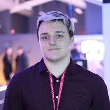 Hey I go by the name Charles. I'm posting here to make new friends . I came  out as gay to friends and some family but I fear that I will not