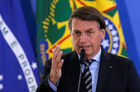 Il 1º gennaio 2019 viene eletto 38º presidente della repubblica federale del brasile. Brazil S Bolsonaro Says He Will Not Take Coronavirus Vaccine World News Us News