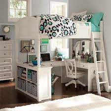 Teenager madchen zimmer interior teenager teen room makeover deko. Schone Zimmer Eine Weisse Einrichtung Weisses Regal Kompaktes Bett Und Schreibtisch Unten Teenager Zimmer Hochbett Madchen Ideen Fur Teenager Zimmer