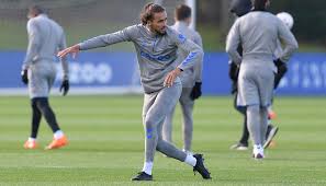 Check out his latest detailed stats including goals, assists, strengths & weaknesses and match ratings. Calvert Lewin Trains In Mystery Blackout Boot Soccerbible