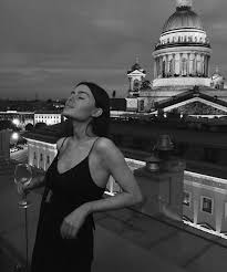Aesthetic Black And White Instagram Pictures Comment Your Mood With Emojis Poses Fotograficas Poses Para Fotografia Fotos Tumblr Para Imitar