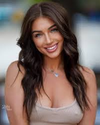 Sasha Dillard's Instagram, Twitter & Facebook