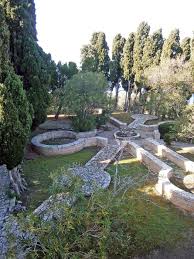 El Precioso Jardin De Los Cipreses Conserva Restos En Forma De Cruz Bizantina De La Planta De La Antigua Iglesia Monasterio De Miramar Valldemoss Mallorca