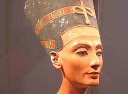 Biography of Queen Nefertiti, Ancient Egyptian Queen