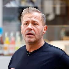 325 members in the caschysblog community. Lol Last One Laughing Start Und Alle Comedians Der 2 Staffel Gala De