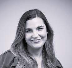 Sylvia Ross's Instagram, Twitter & Facebook