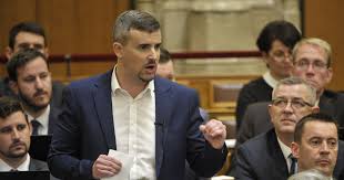 Nem kér az mtva segítségéből nagy györgy családja. Index Belfold Jakab Peter Ha Viktort Meg Loloket Akarnak Fold Koruli Palyara Allitani Tapsolnank