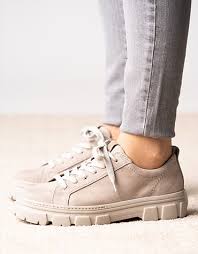 Flat heels underscore this new focus on natural lifestyles. Neuheiten Im Paul Green Shop Kaufen