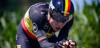 Werd de olympische tijdrit op een vlak parcours gereden stond de kolos uit piemonte helemaal bovenaan in de sterrenparade. Tour 2019 Opgave Wout Van Aert Na Zware Val In Tijdrit Rond Pau Wielerflits