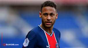Он играет на позиции левый вингер. Neymar Jr Could Be Even Better If He Gives Everything Former Psg Giuly