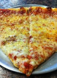 Two Slice Is Nice Http Www Chabernet Com Thin Crust Pizza In Italy Essen