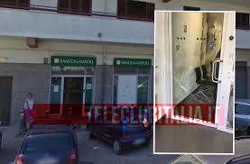 See what your friends are saying about banco di napoli. Giugliano Tentano Il Colpo Al Banco Di Napoli Di Lago Patria Ladri Scappano A Mani Vuote