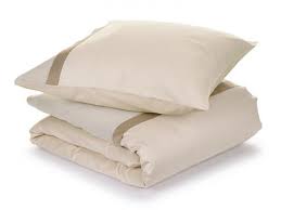 Choisissez entre des oreillers de taille standard, grand lit ou très grand lit, puis choisissez une couleur de base qui s'agence facilement avec une. Literie Sleeplife