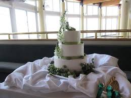 Snapdragons Hops And Buttercream Beer Theme Wedding Cake Beer Themed Wedding Themed Wedding Cakes Brewery Wedding