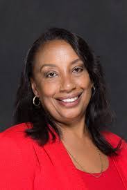 Carolyn Wainwright's Instagram, Twitter & Facebook