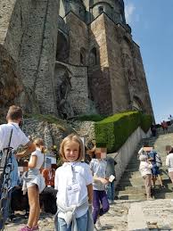 Sii tu nostro sostegno contro la perfidia e le insidie del diavolo. La Sacra Di San Michele Bambini Sulle Tracce Dell Arcangelo Don T Call Me Fashion Blogger Roma