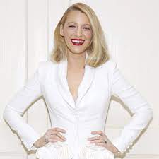 Red hair styles blake lively i just can't decide what i want to do but i really love this color. Pin On Long Bobs