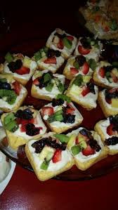Mini Fruit Pizza Pampered Chef Brownie Pan Party Snack So Delicious Pampered Chef Recipes Pampered Chef Brownie Pan Recipes Pampered Chef Brownie Pan