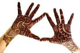 The longer you leave the henna on, the darker the color will be and the longer it will last. Top 4 Tips For Darker Henna Stain Beauty Services Blog Athomediva