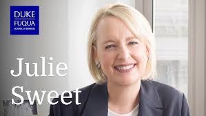 Elisa Beard's Instagram, Twitter & Facebook