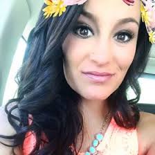 Danielle Bushnell (daninichole17)