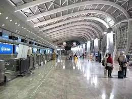 On the top of the list was placed as many years before atlanta airport as the only airport which welcomed more most represented coutry in the top 100 are united states of america with 25 airports in list. Four Indian Airports In Skytrax In Top 100 Airport List For 2021 Mumbai Falls Delhi Rises In Rankings Times Of India