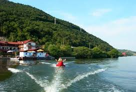 Plimbare cu barca de la orșova până la cazanele dunării. Sejur Clisura Dunarii Eselnita Pensiunea Steaua Dunarii Pico Mar Travel