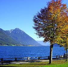 Achental Und Achensee In Tirol Karwendelgebirge Und Die Idyllischen Ortschaften Pertisau Und Maurach Achensee Tirol Osterreich Urlaub Achensee