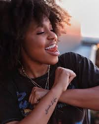 Today was a really hard day. But I still managed to find something to smile  about. 📸 @amber0 #naturalhairgirl #blackslayers #capweave #youtubeza  #curlycuties #mixedgirlhair #hif3liciahelped #mixedracegirl  #kinkycurlycoilyme #afropick #naturalhairgirls ...