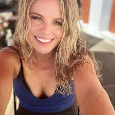 Lauren Hoyle (@lauren.e.hoyle) • Threads, Say more