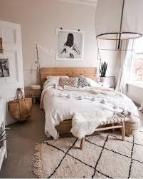 Paired with patterned bedding and deep, earth tones, you'll create a room that's both boho and this gorgeous bedroom combines both bohemian flair with rustic value. Minimalist Modern Boho Bedroom Novocom Top