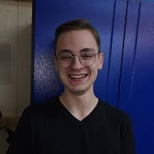 Ella Maxwell's Instagram, Twitter & Facebook