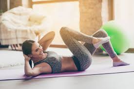 Beim hochintensiven training (hit) verbrennen sie durch hohe kraftreize viel fett. Bauch Weg Training Diese Ubungen Verhelfen Zu Einem Flachen Bauch Gala De