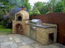 Outdoor Kitchens And Bbq Areas Mediterraner Garten Von Design Outdoors Limited Mediterran Homify Asadores De Ladrillos Horno De Lena Asadores De Patio