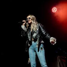 Děkujeme za úžasné tři koncerty s kapelou @skwor_official !!! Bylo mi ctí a  radostí s klukama zase sdílet stejné pódium! Jsou to zlatíčka!!! Je to moc  fajn být zase chvíli doma v