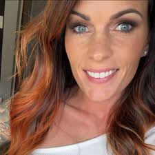 Hannah Murray at The Suites of Canton