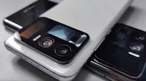 But unlike samsung, xiaomi's plans seem to have been derailed by its. Xiaomi Mi 11 Ultra Hands On Video Shows Off Massive Camera Bump With 3 Camera Array Built In Screen Digital Photography Review