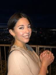 Layla Farah's Instagram, Twitter & Facebook